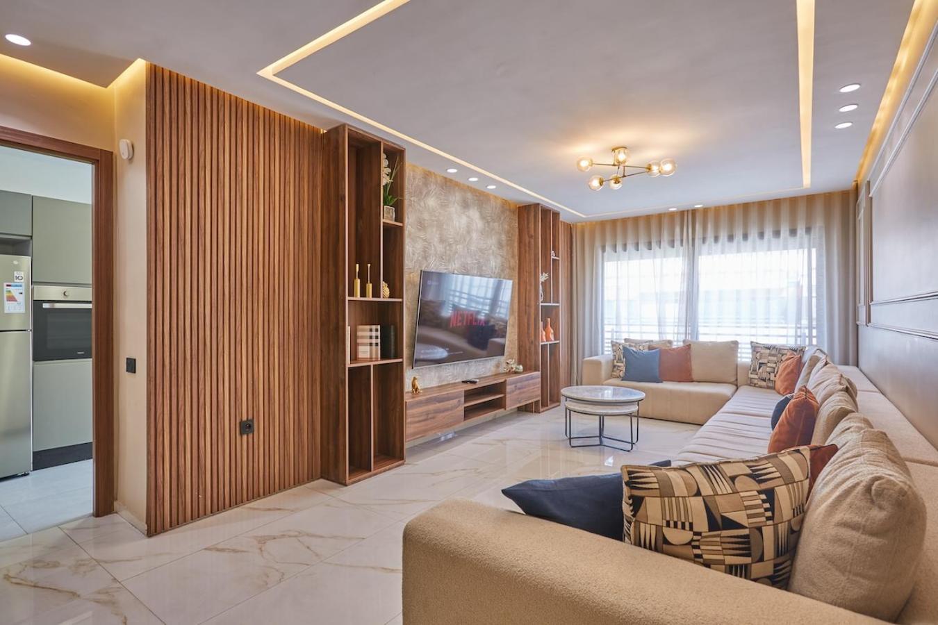 Apartment Discover In Our 3-bed Gem With Parking *