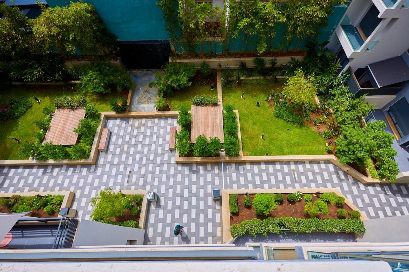 Apartment Discover In Our 3-bed Gem With Parking *